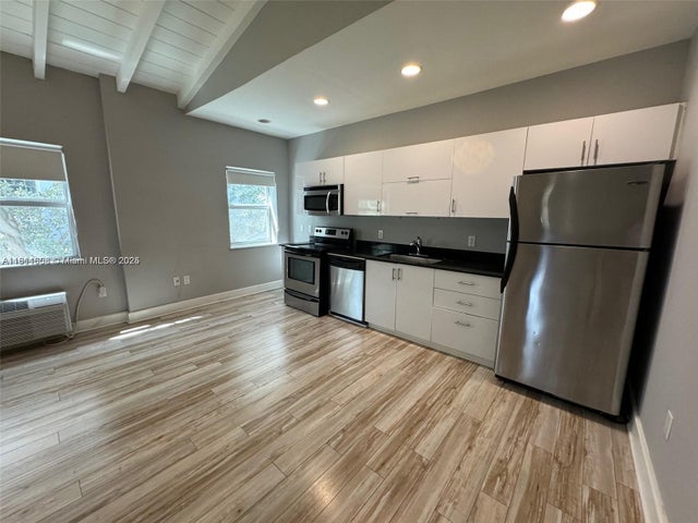 2 of 8 - 7734 Abbott Ave 201, Miami Beach, FL