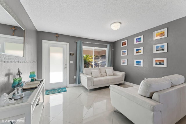 4 of 30 - 1831 Sw 42nd Ter, Fort Lauderdale, FL