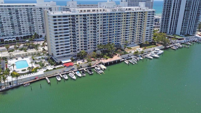 3 of 74 - 5600 Collins Ave 10e, Miami Beach, FL