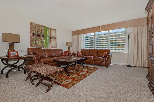 4 of 74 - 5600 Collins Ave 10e, Miami Beach, FL