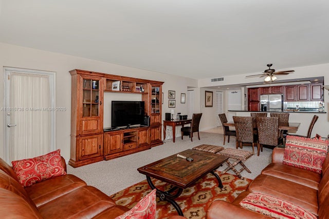 5 of 74 - 5600 Collins Ave 10e, Miami Beach, FL