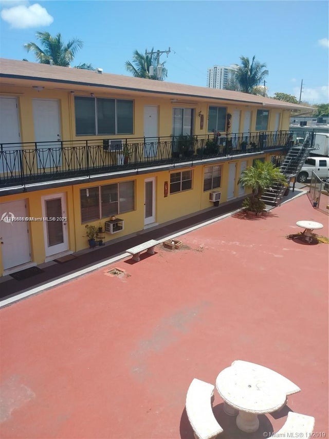 1 of 22 - 17051 Ne 23rd Ave 2e, North Miami Beach, FL