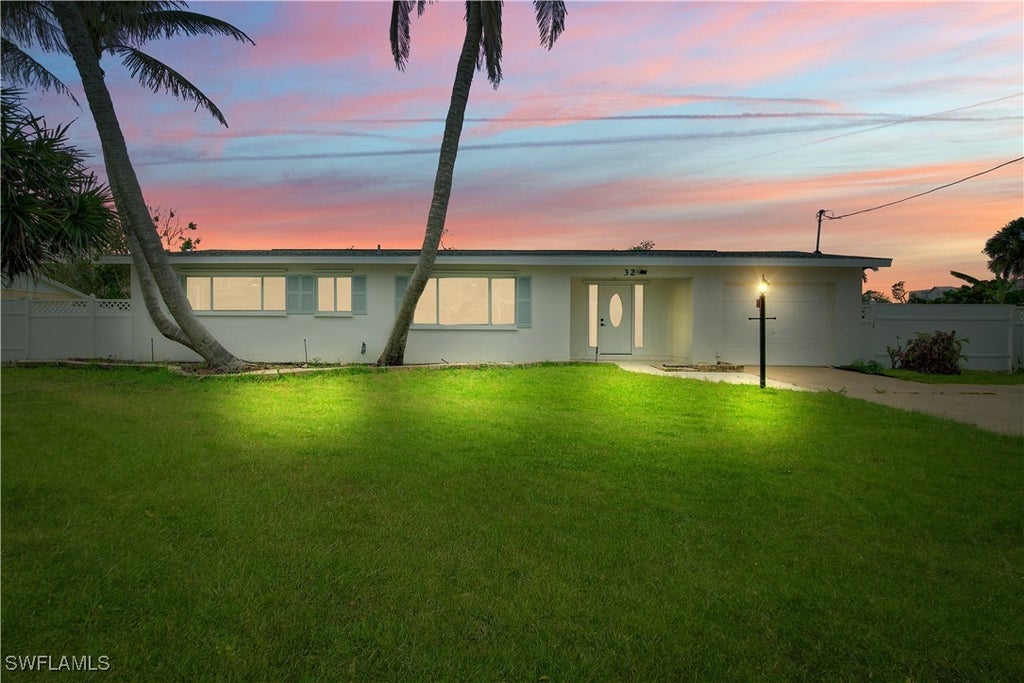 32 Fairview Blvd, Fort Myers Beach