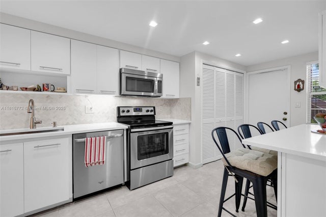 2 of 40 - 3301 S Palm Aire Dr 106, Pompano Beach, FL