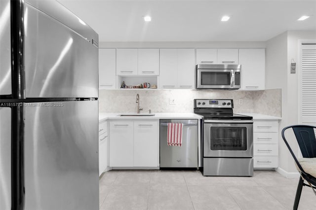 5 of 40 - 3301 S Palm Aire Dr 106, Pompano Beach, FL