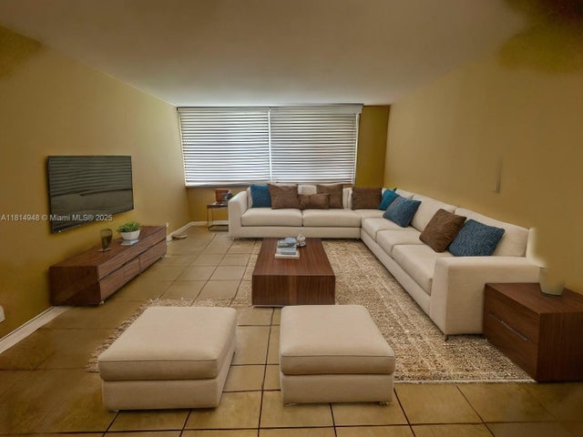 4 of 11 - 9001 Sw 77th Ave C705, Miami, FL