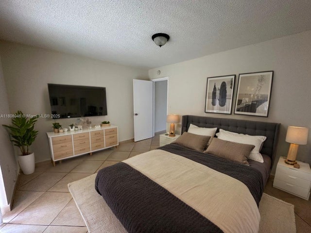 5 of 12 - 1241 Nw 6th St 2, Miami, FL
