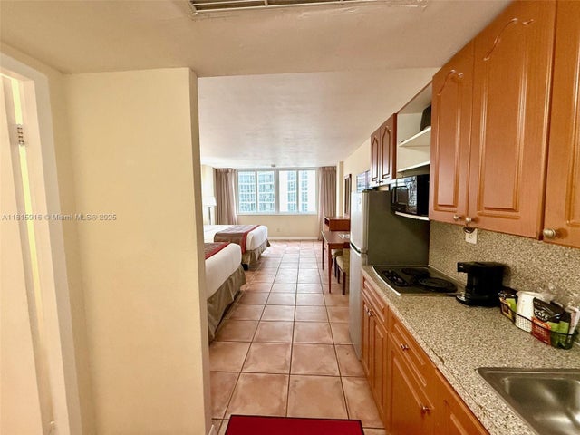 4 of 22 - 19201 Collins Av 1019, Sunny Isles Beach, FL