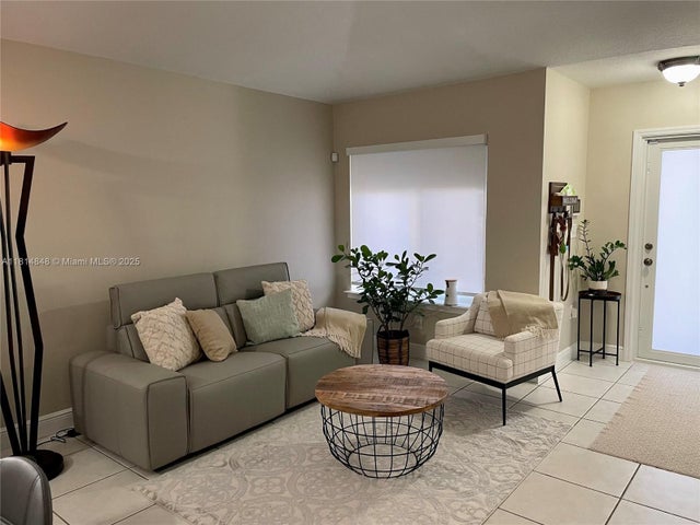 2 of 20 - 15120 Sw 140th Ter, Miami, FL