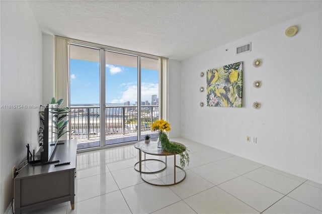 4 of 13 - 1750 N Bayshore Dr 4604, Miami, FL