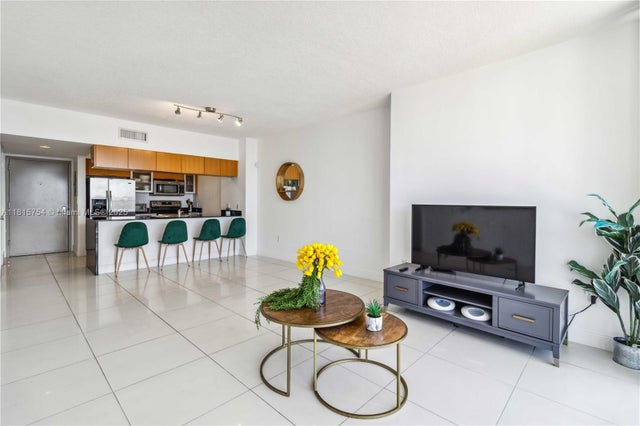 5 of 13 - 1750 N Bayshore Dr 4604, Miami, FL