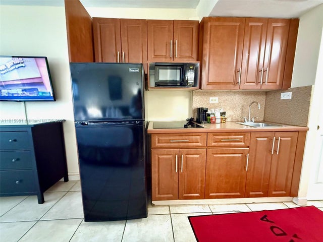 3 of 18 - 19201 Collins Ave 242, Sunny Isles Beach, FL