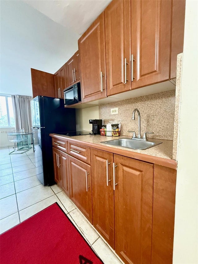 5 of 18 - 19201 Collins Ave 242, Sunny Isles Beach, FL