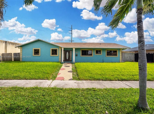 1 of 19 - 722 Nw 170th St, Miami Gardens, FL