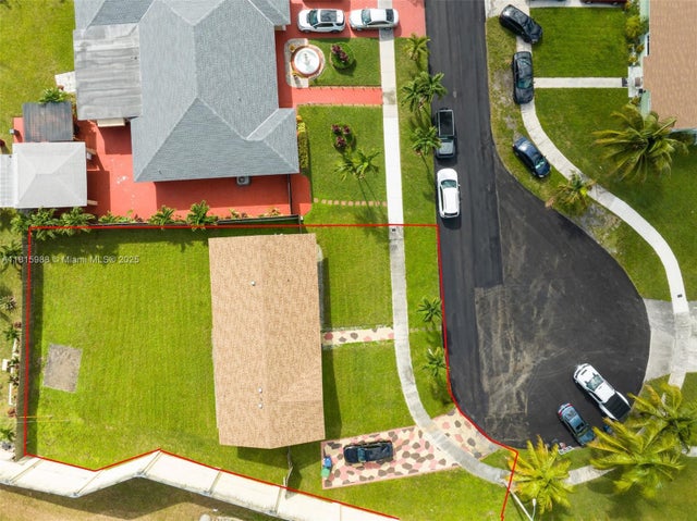 3 of 19 - 722 Nw 170th St, Miami Gardens, FL