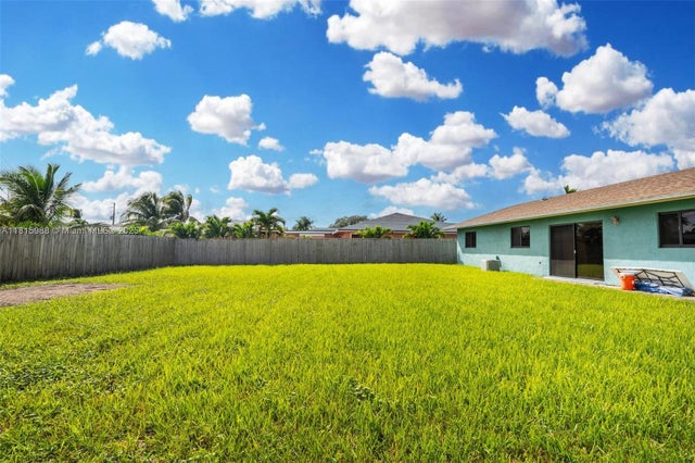 5 of 19 - 722 Nw 170th St, Miami Gardens, FL