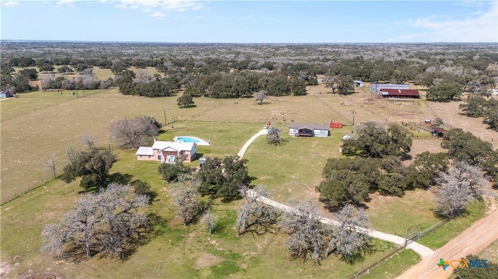 6072 County Road 122, Hallettsville