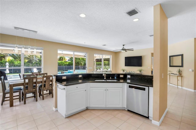 4 of 71 - 12890 Hyland Cir, Boca Raton, FL