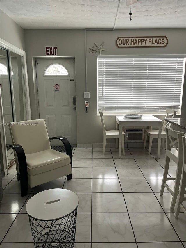 2 of 13 - 120 Ne 20th Ave 16, Deerfield Beach, FL