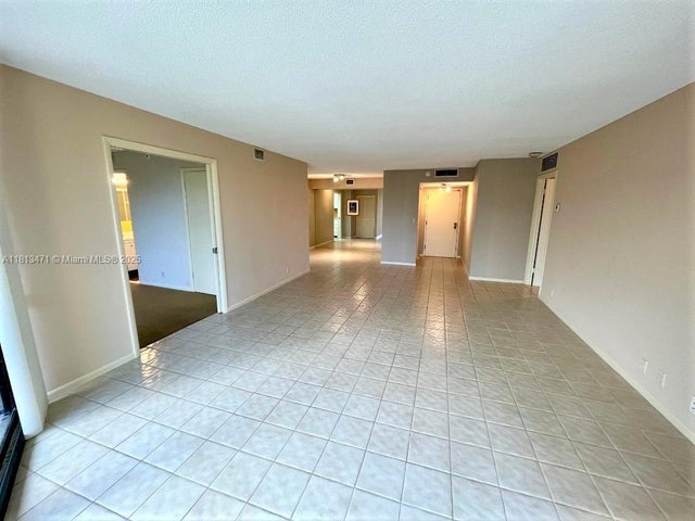 3 of 48 - 1000 Quayside Te 410, Miami, FL