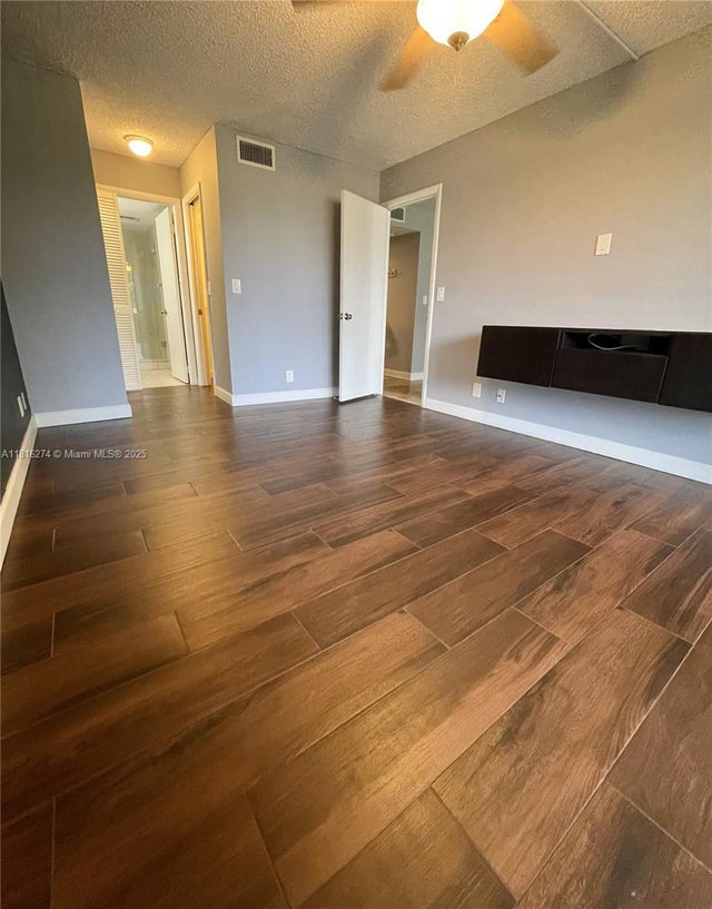 5 of 17 - 2751 Taft St 107, Hollywood, FL