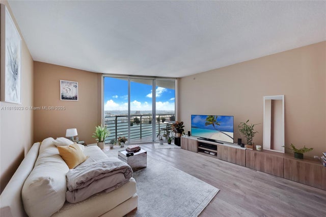 4 of 12 - 335 S Biscayne Blvd 3110, Miami, FL