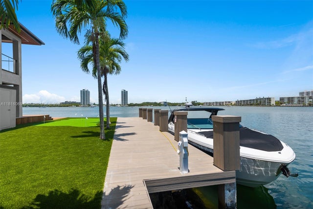 5 of 30 - 3209 Ne 169th St, North Miami Beach, FL