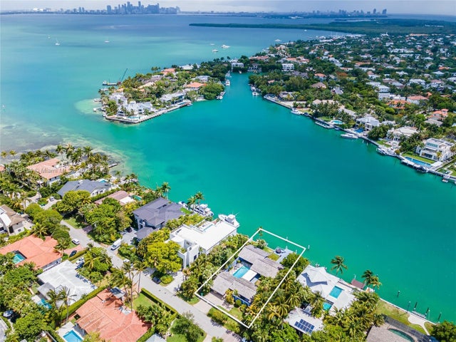 4 of 4 - 699 N Mashta Dr, Key Biscayne, FL