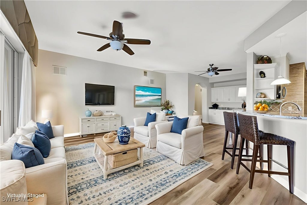 8543 Via Lungomare Cir 102, Estero