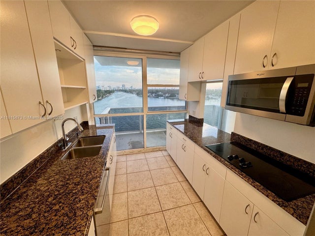 2 of 70 - 900 Bay Dr 727-725, Miami Beach, FL
