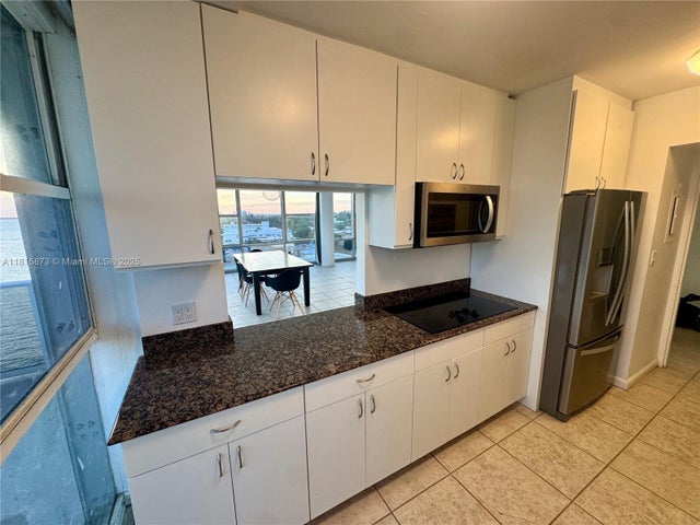 5 of 70 - 900 Bay Dr 727-725, Miami Beach, FL