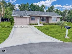 1 of 31 - 2016 Mariner Ct, La Belle, FL