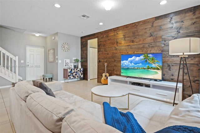 1 of 32 - 4164 Cascada Cir, Cooper City, FL