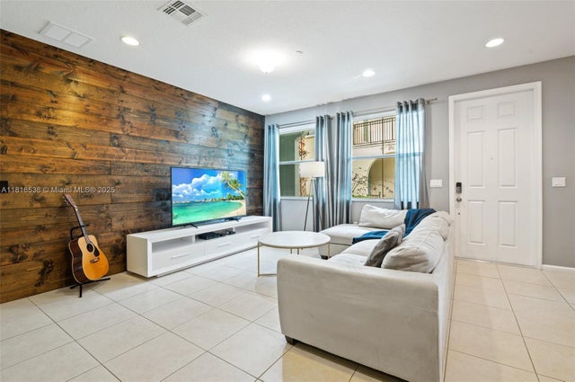 2 of 32 - 4164 Cascada Cir, Cooper City, FL