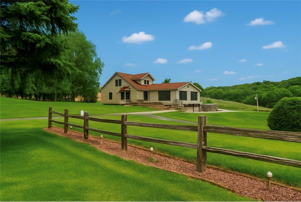 27864 W County Road Q, Independence