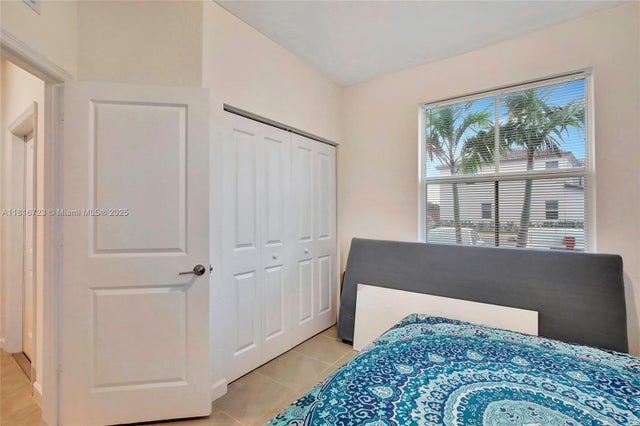 5 of 40 - 12210 Nw 24th Pl, Miami, FL