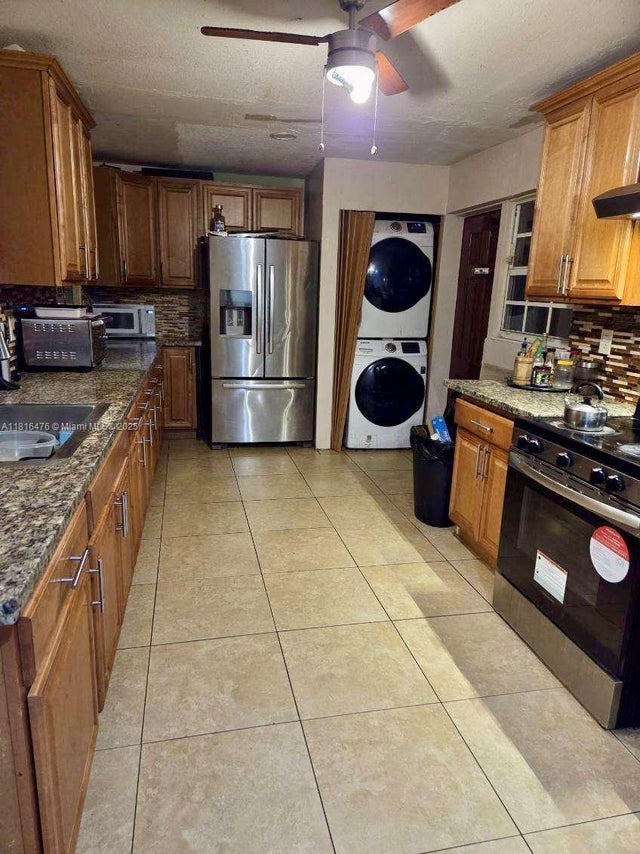 4 of 13 - 4441 Nw 36th Ct, Lauderdale Lakes, FL