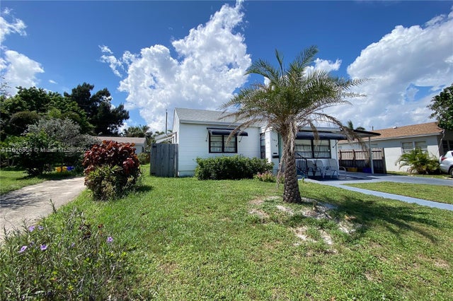 3 of 24 - 1109 S M St, Lake Worth, FL