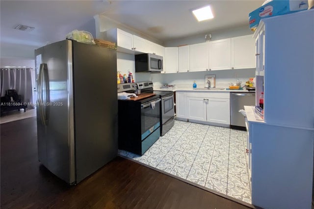 5 of 24 - 1109 S M St, Lake Worth, FL