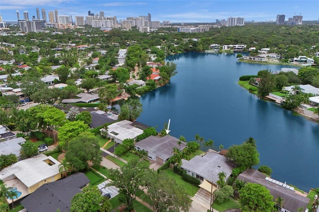 2 of 68 - 2050 Ne 196th Ter, North Miami Beach, FL