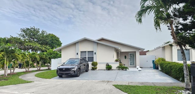 4 of 34 - 11830 Sw 208th Ter, Miami, FL