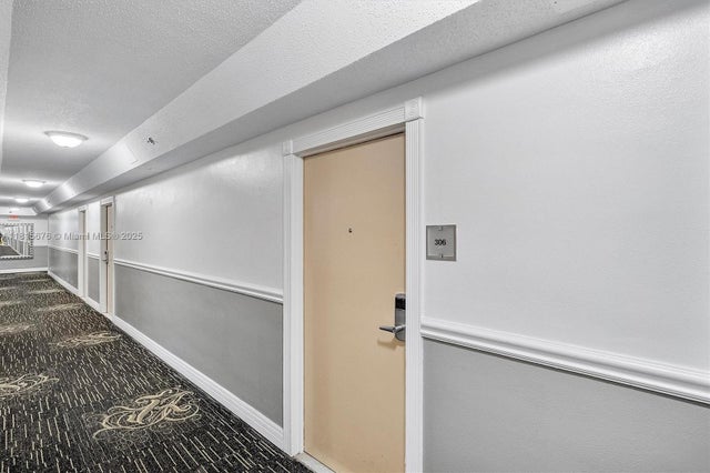 5 of 26 - 19201 Collins Ave 306, Sunny Isles Beach, FL