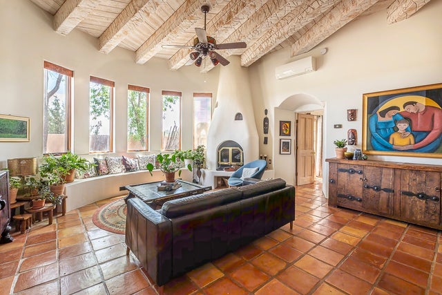 33 Moya Loop, Santa Fe