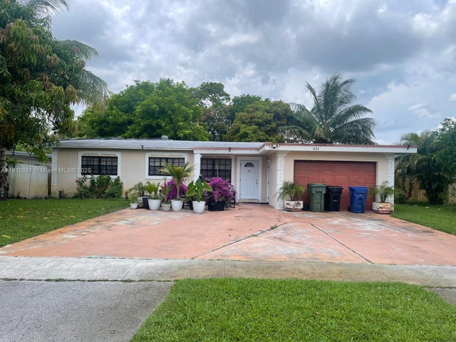 2 of 15 - 451 E Dayton Cir, Fort Lauderdale, FL