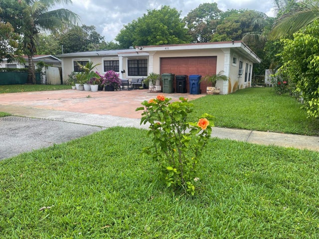 3 of 15 - 451 E Dayton Cir, Fort Lauderdale, FL