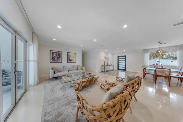 4 of 21 - 8803 Sw 93rd Ct, Miami, FL
