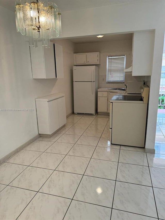 4 of 16 - 1747 Rodman St 203, Hollywood, FL