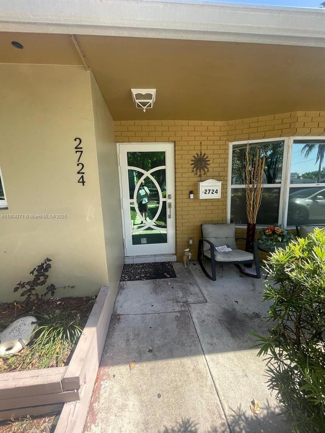 1 of 12 - 2724 Cleveland St, Hollywood, FL