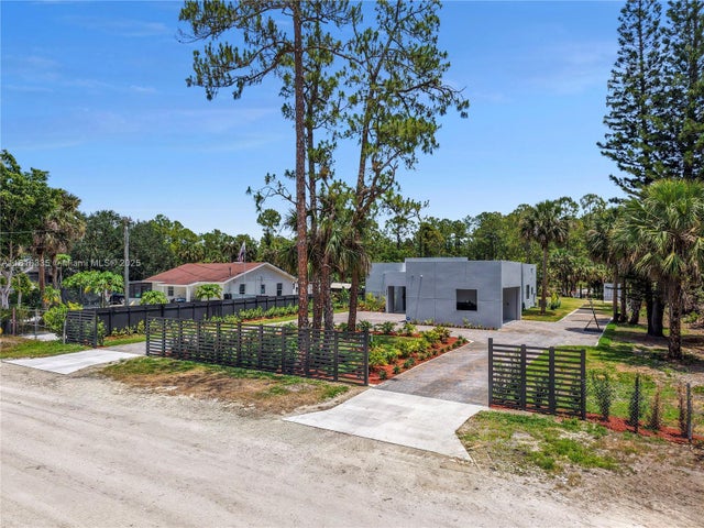 4 of 63 - 1902 Della Dr, Naples, FL