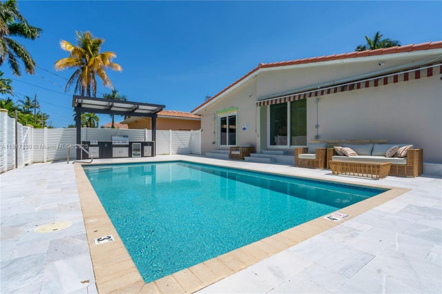 1 of 37 - 1045 Hollywood Blvd, Hollywood, FL